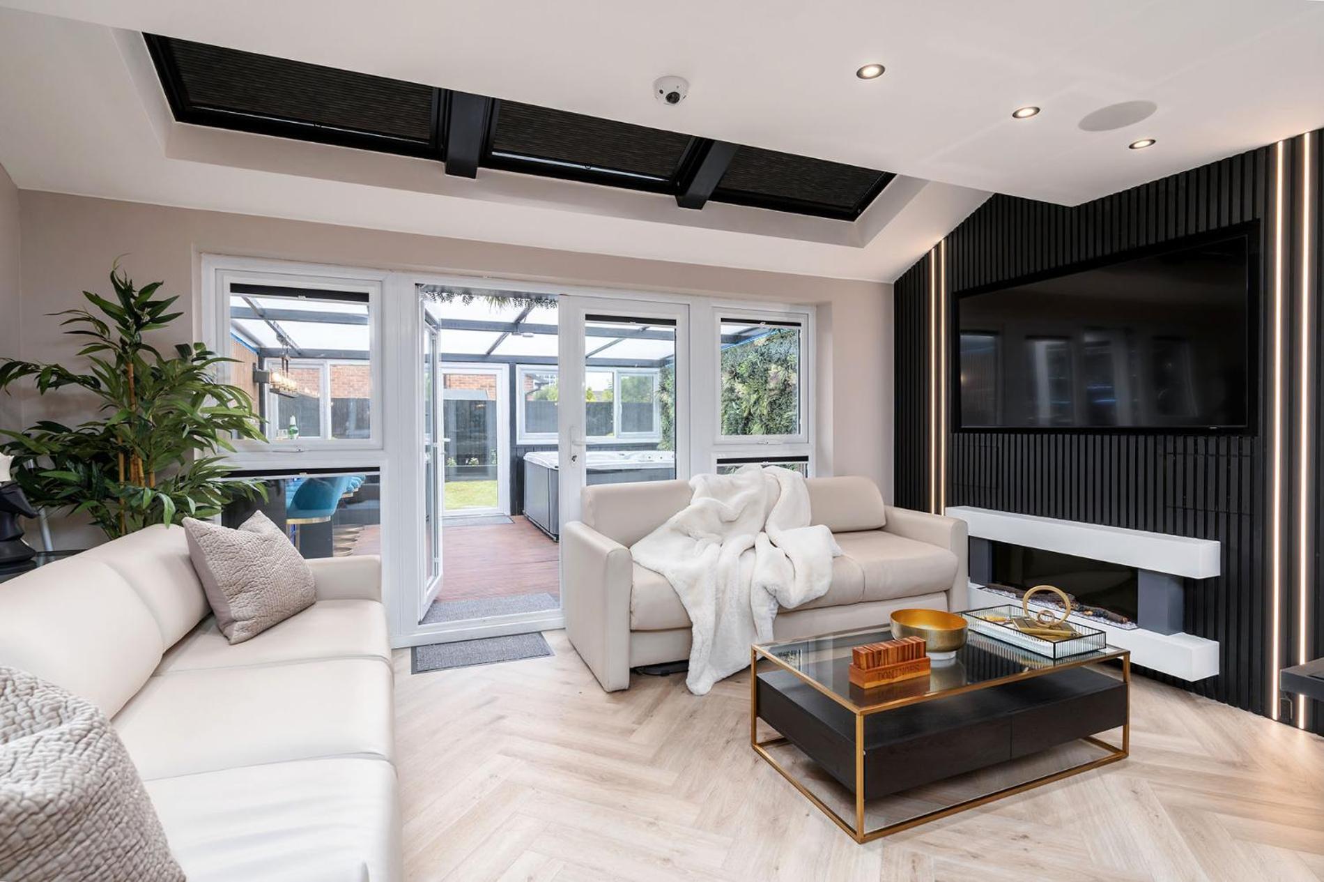 Riverside Villas Manchester Exterior photo