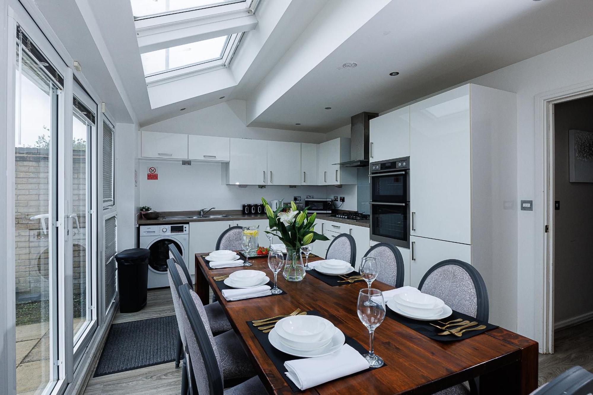 Riverside Villas Manchester Exterior photo