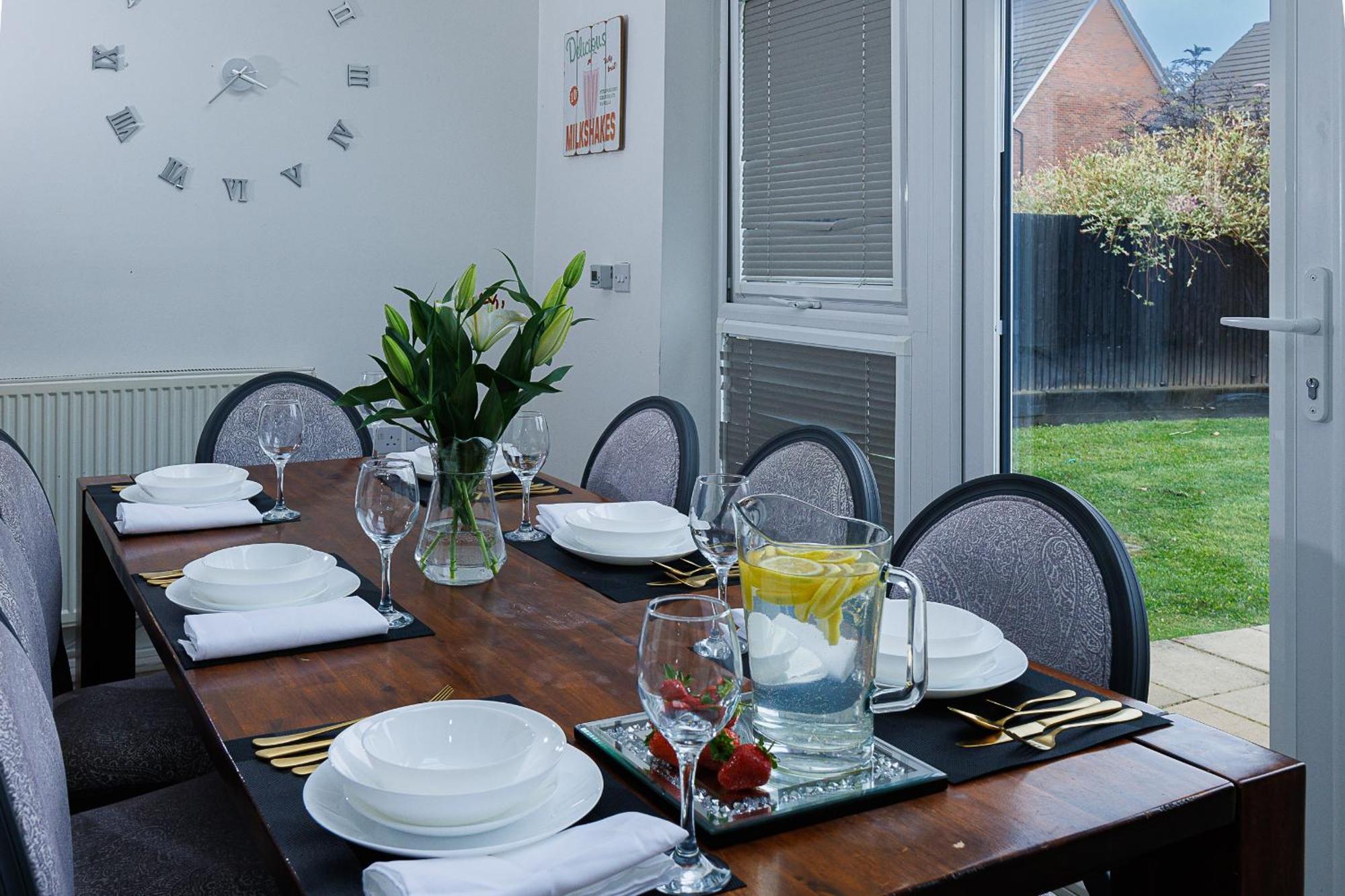 Riverside Villas Manchester Exterior photo
